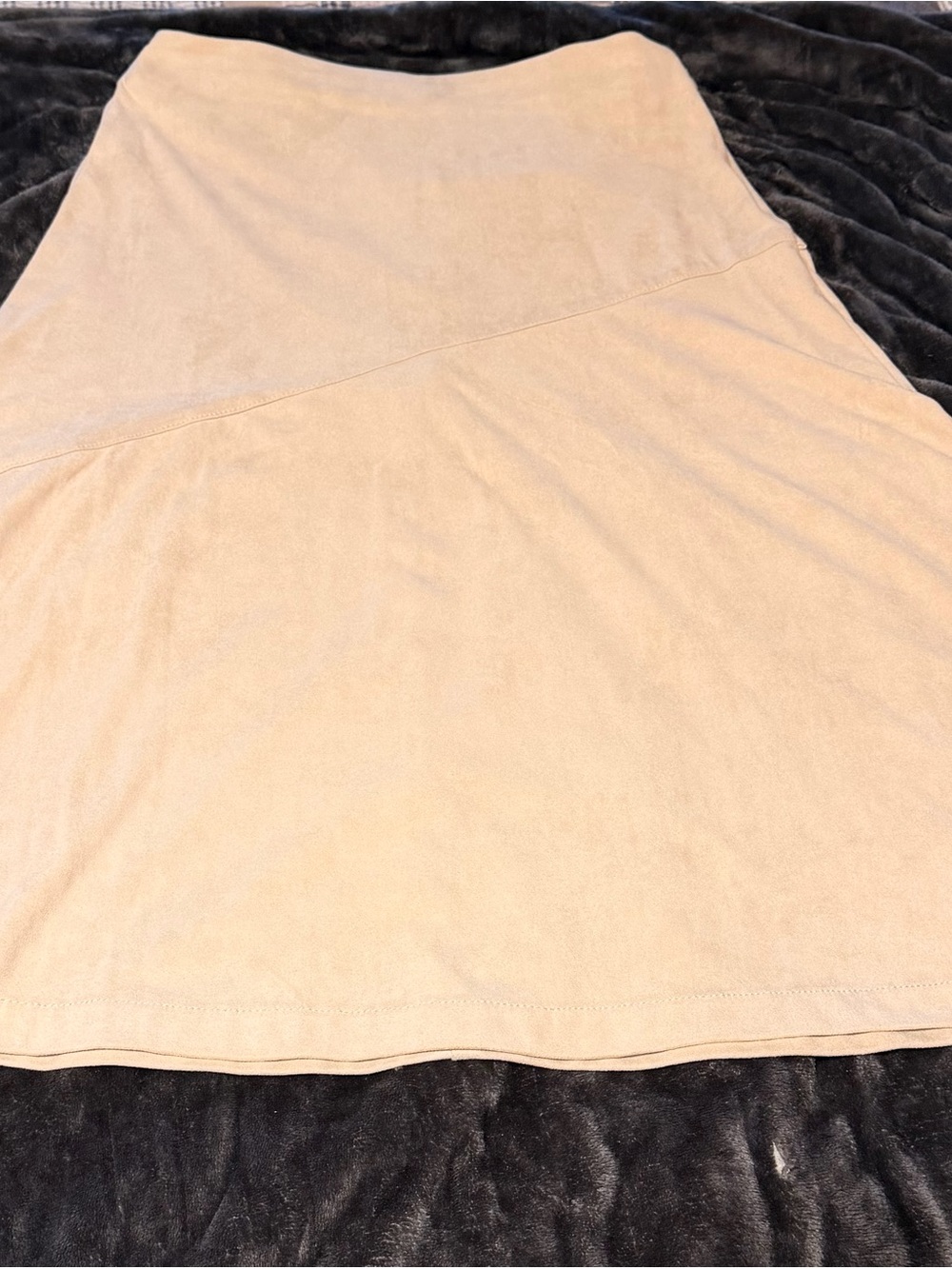 Time and Tru Faux Suede Light Beige Skirt